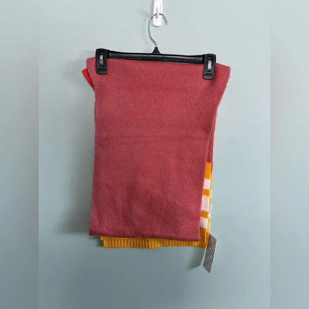 NWT Urban Outfitters Sporty Ski Reversible Orange White Winter Ski Scarf